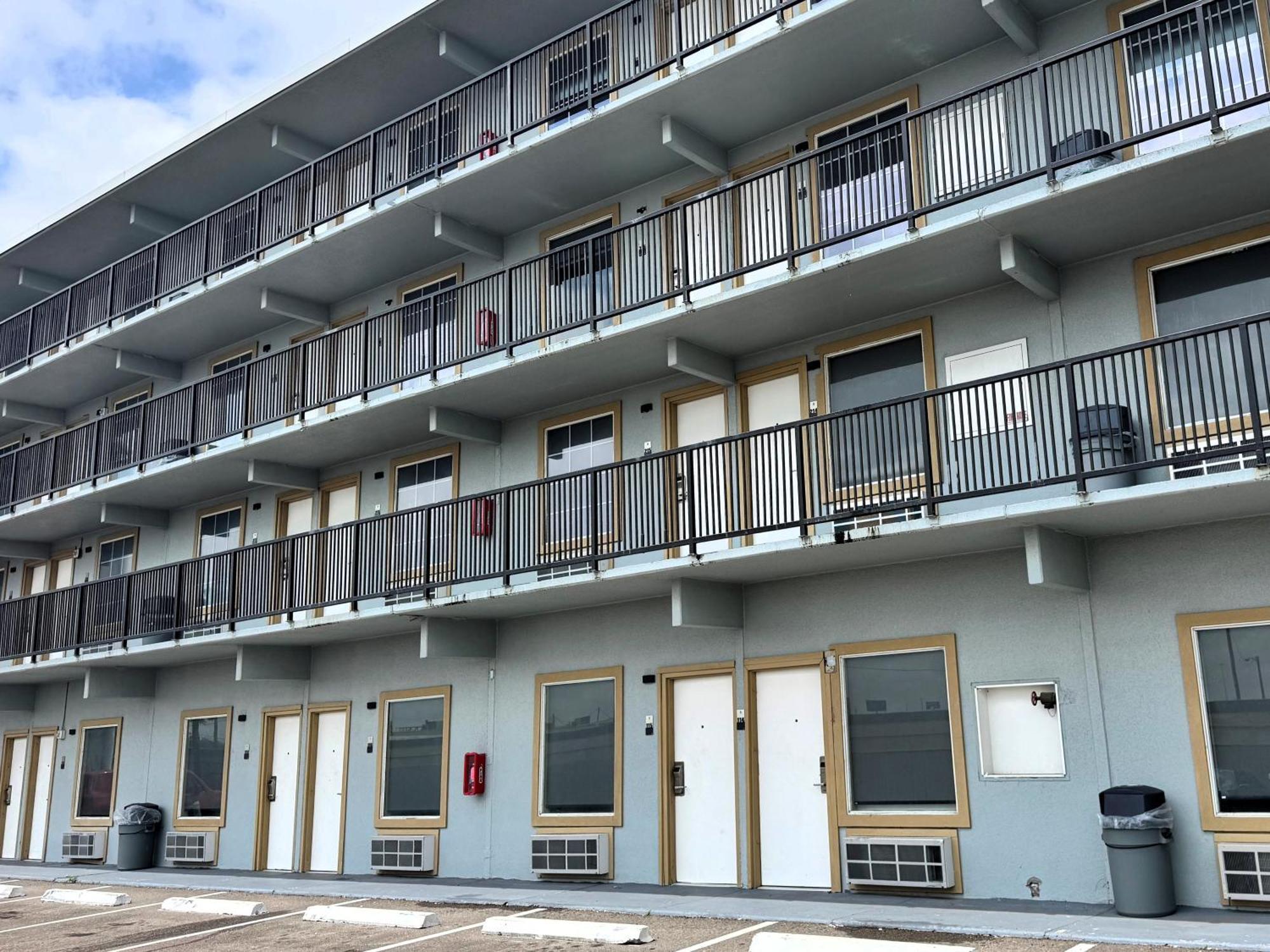 Отель Super 8 By Wyndham Corpus Christi Airport Экстерьер фото