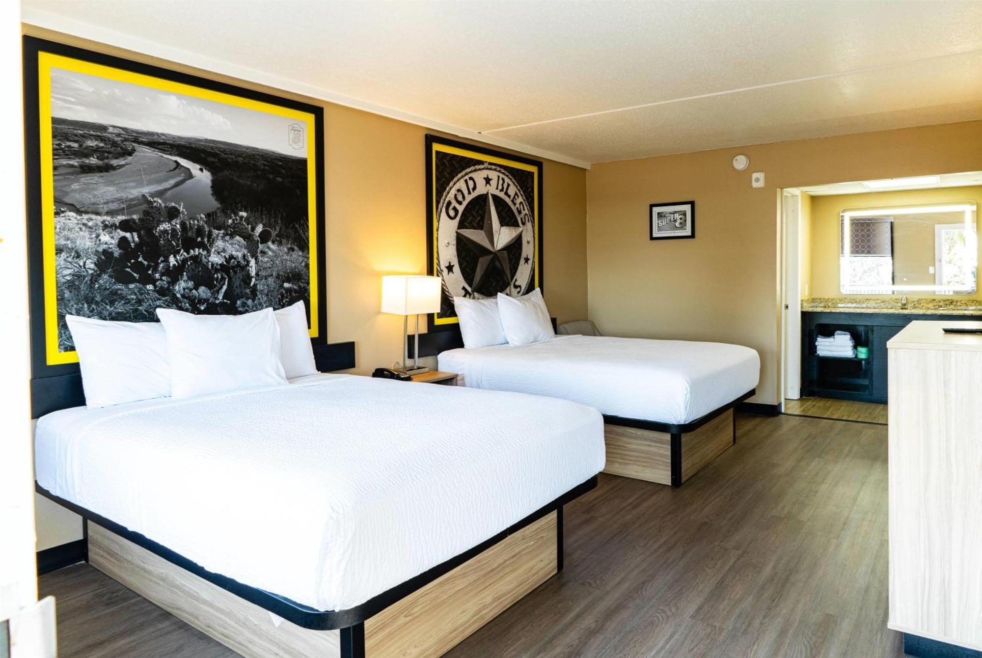 Отель Super 8 By Wyndham Corpus Christi Airport Экстерьер фото